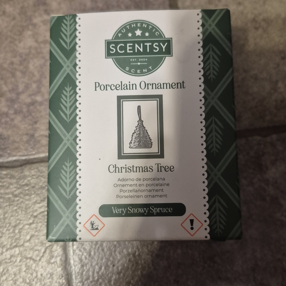 Scentsy Christmas Tree Ornament – Very Snowy Spruce - Picture 2 of 3